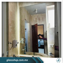 Cargar imagen en el visor de la galería, Espejo de 6mm con bastidor, canto pulido Brillante y luz LED trasera por M2