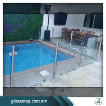 Cargar imagen en el visor de la galería, Barandal de 10mm templado con postes de acero inoxidable de 2" por M2