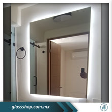 Cargar imagen en el visor de la galería, Espejo de 6mm con bastidor, canto pulido Brillante y luz LED trasera por M2