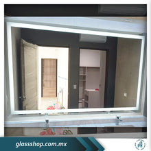 Cargar imagen en el visor de la galería, Espejo de 6mm, Cenefa y luz LED por M2