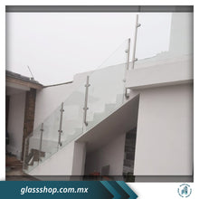 Cargar imagen en el visor de la galería, Barandal de 10mm templado con postes de acero inoxidable de 2" por M2