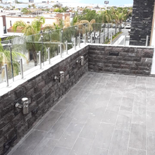 Cargar imagen en el visor de la galería, Barandal Flotado ó de Minipostes con cristal de 10mm por M2