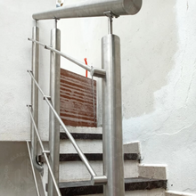 Cargar imagen en el visor de la galería, Barandal de Postes y Varillas en Acero Inoxidable por M2