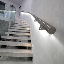Cargar imagen en el visor de la galería, Pasamanos de 1 1/5" con Luz LED en Acero Inoxidable por ML