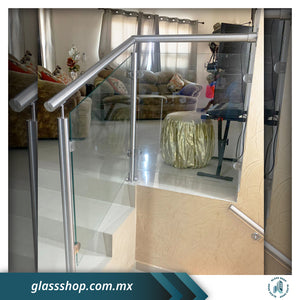 Barandal de 10mm templado con postes de acero inoxidable de 2" por M2